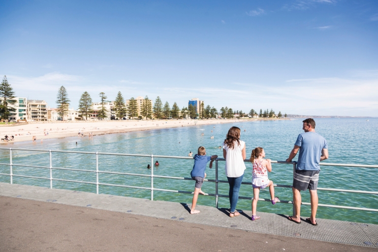 Glenelg Beach, Adelaide, Südaustralien © South Australian Tourism Commission