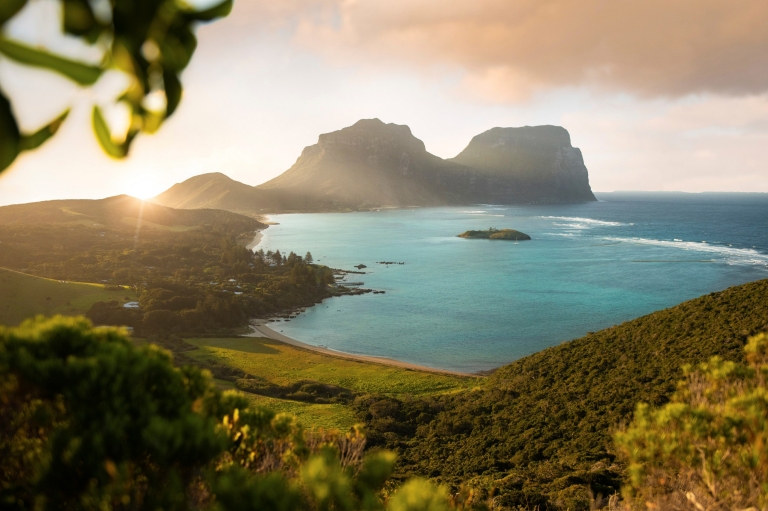 Mount Lidgbird und Mount Gower, Lord Howe Island © Tom Archer