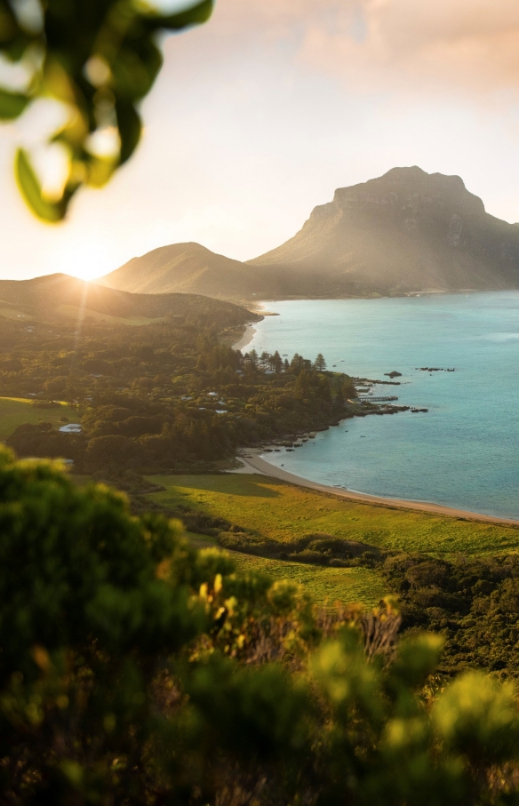 Mount Lidgbird und Mount Gower, Lord Howe Island © Tom Archer