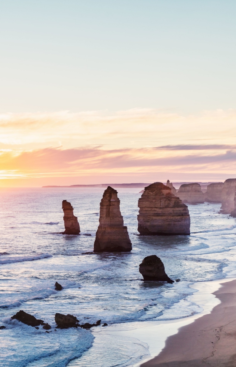 12 Apostles, Great Ocean Road, Victoria © Great Ocean Road Tourism/Belinda Van Zanen