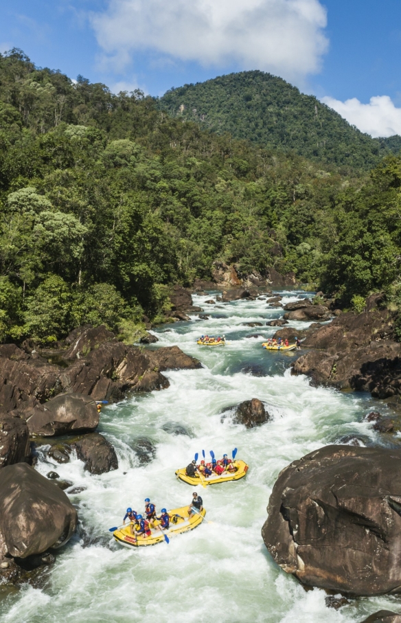 Raging Thunder, Tully, QLD © Tourism Australia