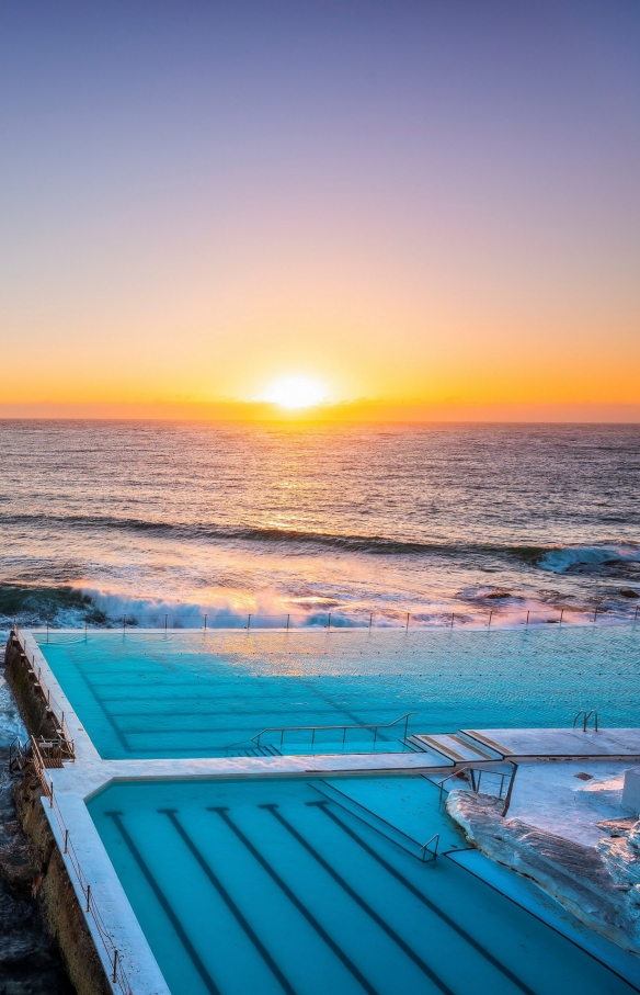 Die Morgensonne über Bondi Icebergs, Bondi Beach © Destination NSW