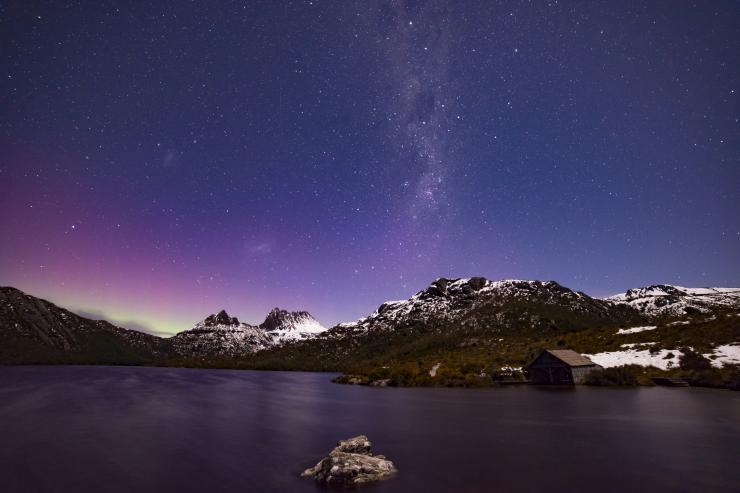 Aurora Australis über Cradle Mountain, Tasmanien © Pierre Destribats