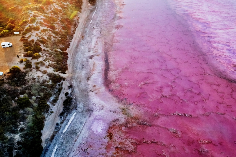 Luftaufnahme von Hutt Lagoon, in der Nähe von Port Gregory © Tourism Western Australia