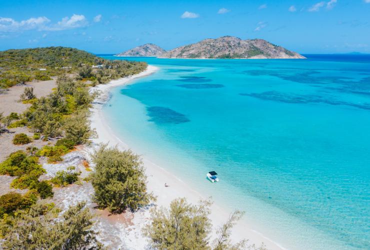 Casuarina Beach, Lizard Island, Queensland © Tourism Australia