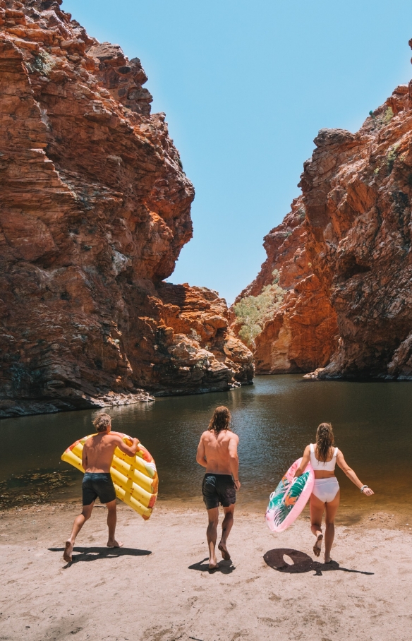 Ellery Creek Big Hole, West MacDonnell Ranges, NT © Tourism NT/Salty Aura 2021