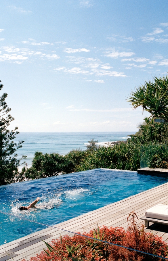 Beach House on Wategos Beach, Byron Bay, NSW © Tourism Australia