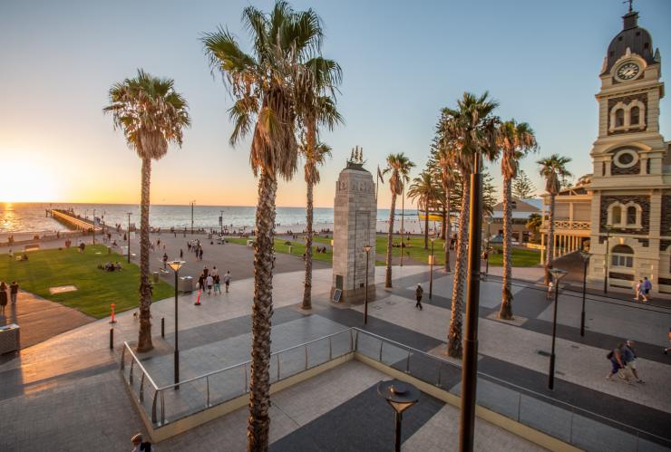 View of Glenelg Beach from Moseley Square in Glenelg © Tourism Australia