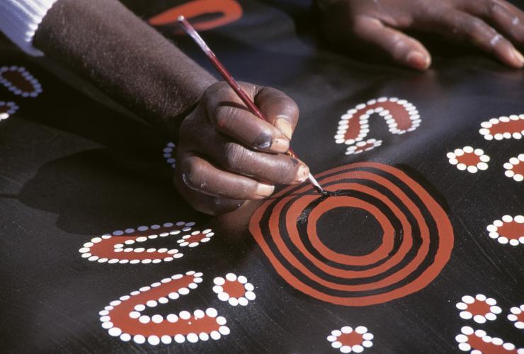 Papunya Artist, Central Australia, NT © Tourism NT