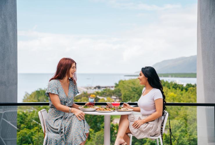 Oaks & Vine Rooftop Restaurant, Cairns, Queensland © Tourism and Events Queensland Oaks & Vine Rooftop Restaurant, Cairns, Queensland © Tourism and Events Queensland