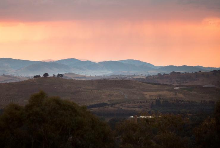 Red Hill Lookout, Canberra, ACT © VisitCanberra Red Hill Lookout, Canberra, ACT © VisitCanberra