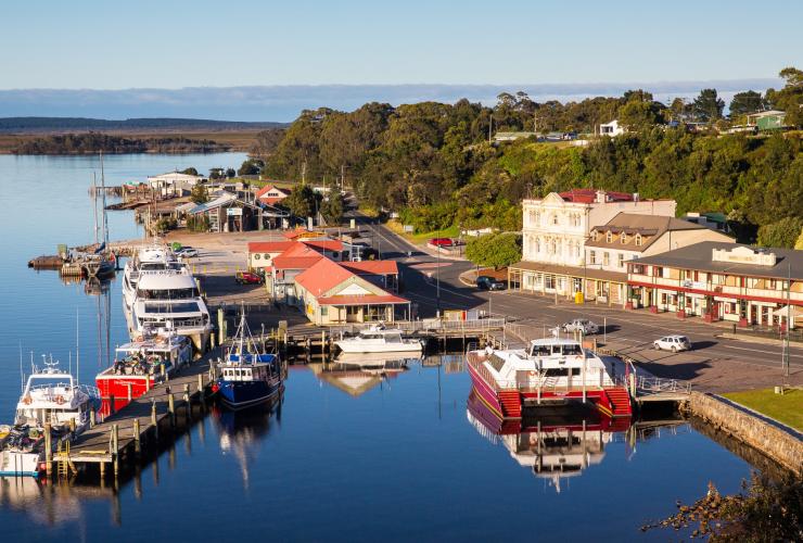 Strahan, TAS © Tourism Tasmania