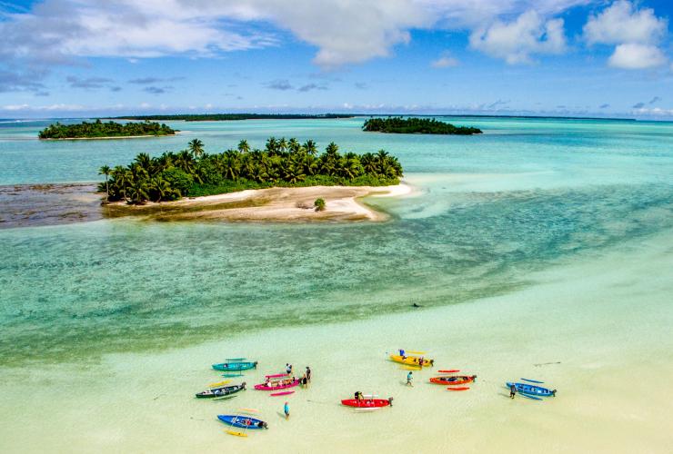 Motorised outrigger canoe safari, West Island, Cocos (Keeling) Islands © Cocos Keeling Islands Tourism Association