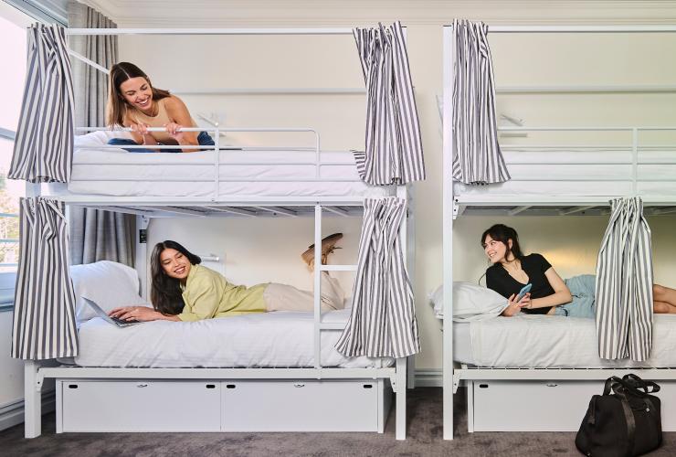 Pacific House Hostel, Woolloomooloo, NSW © Conrad Taylor Pacific House Hostel, Woolloomooloo, NSW © Conrad Taylor