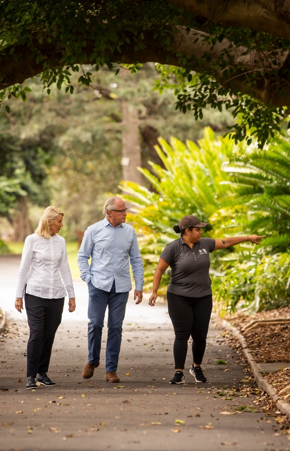 The Royal Botanic Garden Sydney Aboriginal Heritage Tour, Sydney, NSW © Tourism Australia