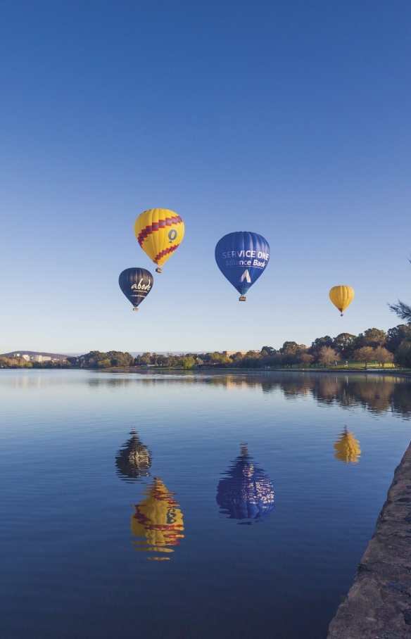 Balloons over Lake Burley Griffin, Canberra, ACT © VisitCanberra