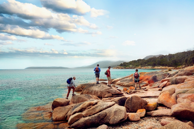 Freycinet Experience Walk, Freycinet, Tasmania © Tourism Australia