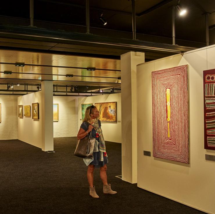 Woman admires artwork at Leeuwin Art Gallery in Margaret River © Leeuwin Estate Woman admires artwork at Leeuwin Art Gallery in Margaret River © Leeuwin Estate