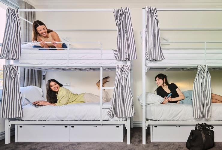 Pacific House Hostel, Woolloomooloo, Sydney, NSW © Conrad Taylor Pacific House Hostel, Woolloomooloo, Sydney, NSW © Conrad Taylor