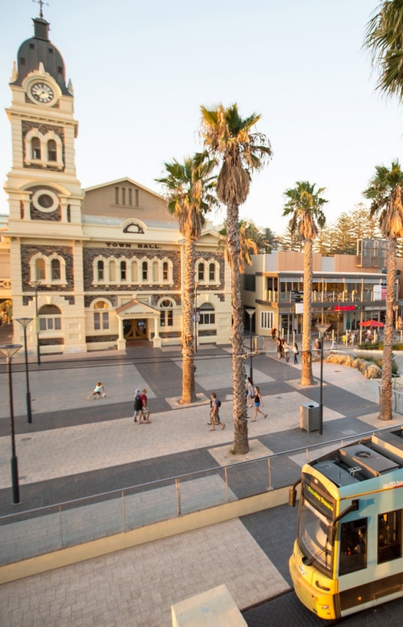 Tram, Moseley Square, Adelaide, SA © Tourism Australia