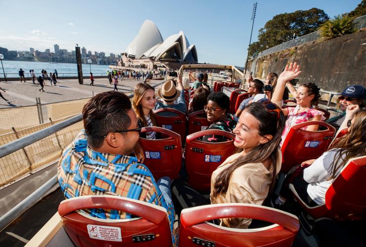 Hop-on Hop-off at the Opera House, Sydney, NSW © Big Bus Tours Hop-on Hop-off at the Opera House, Sydney, NSW © Big Bus Tours