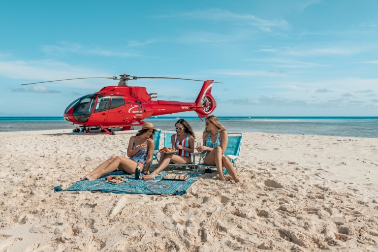 Nautilus Aviation day tour on Vlasoff Cay near Cairns © Tourism Tropical North Queensland