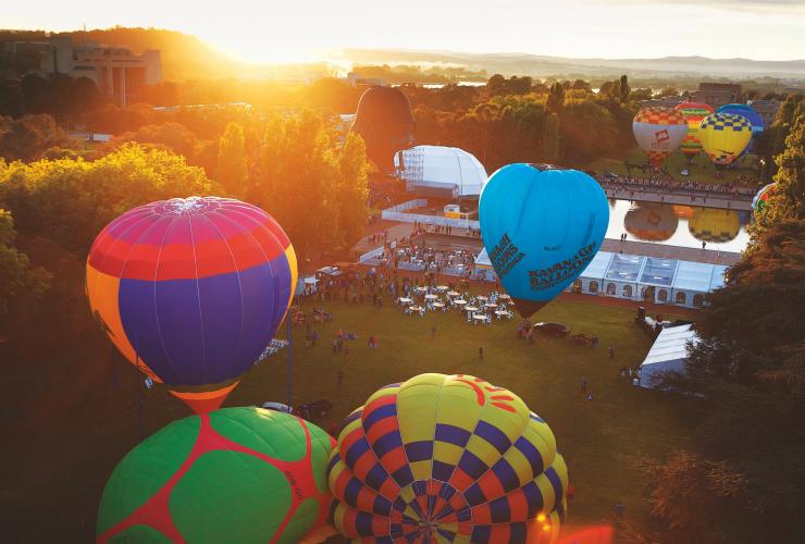 Hot air ballooning, Canberra, ACT © VisitCanberra Hot air ballooning, Canberra, ACT © VisitCanberra