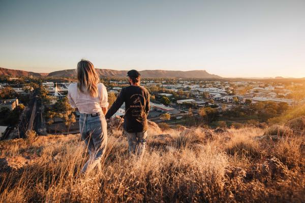 Anzac Hill lookout, Alice Springs, Northern Territory © Tourism NT/Jordan Hammond