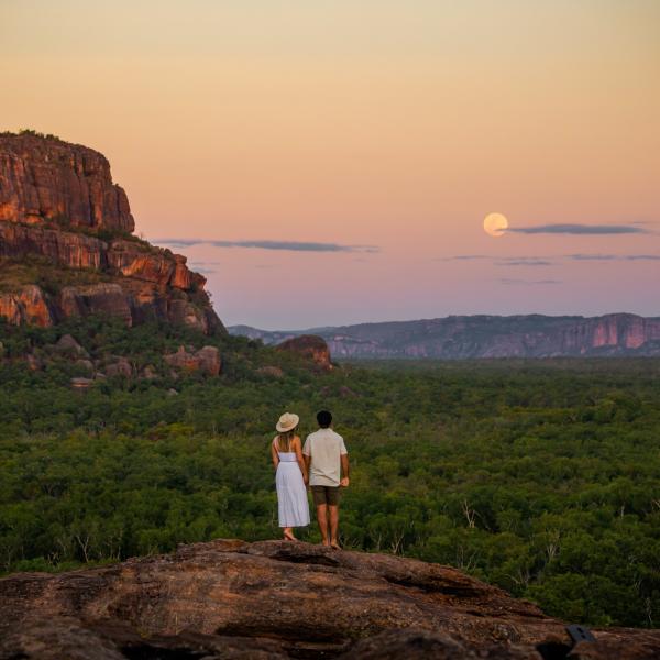 Belvédère de Nawurlandja, NT © Tourism NT/Kyle Hunter & Hayley Anderson