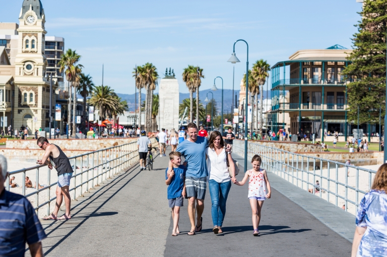 Glenelg, Adélaïde, Australie du Sud © South Australian Tourism Commission