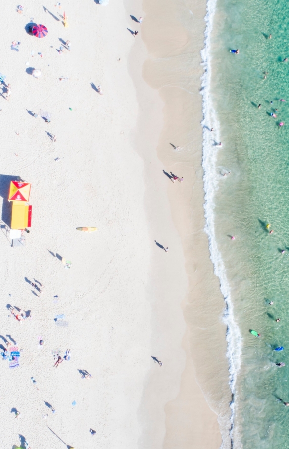 Burleigh Beach, Gold Coast, QLD © Tourism & Events Queensland