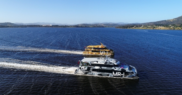 Ferries Mona Roma, MR-I et MR-II sur la Derwent River, Hobart, TAS © MONA/Stu Gibson