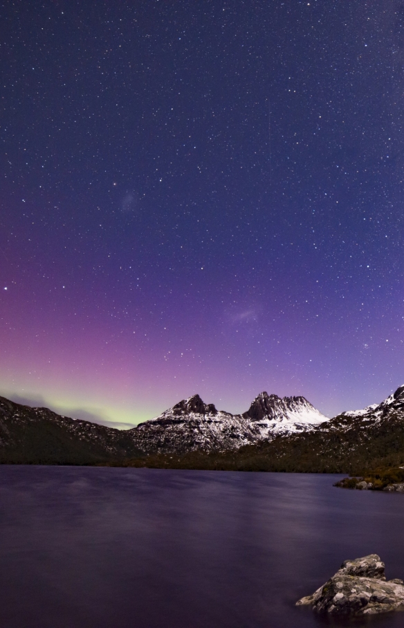 Aurore australe sur Cradle Mountain, TAS © Pierre Destribats