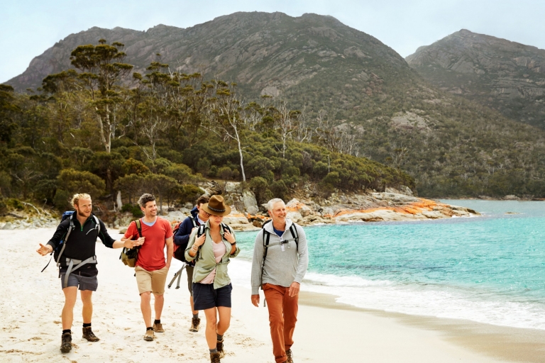 Freycinet Experience Walk, Schouten Island, Tasmanie © Tourism Australia & Hugh Stewart