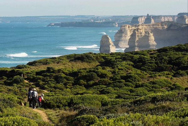 Twelve Apostles Lodge Walk, Great Ocean Road, VIC © Visit Victoria