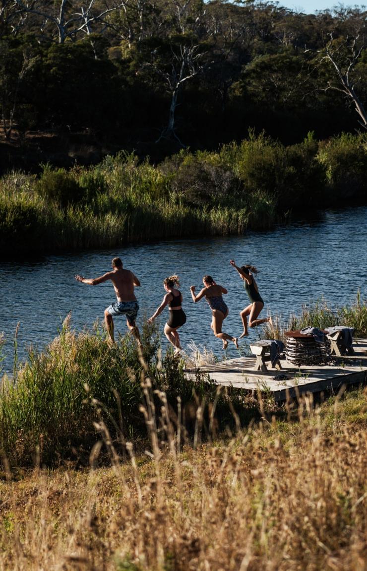 Swan River Sanctuary, Swansea, Tasmanie © Stu Gibson