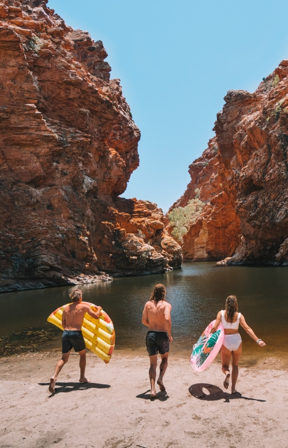 Ellery Creek Big Hole, West MacDonnell Ranges, NT © Tourism NT/Salty Aura 2021