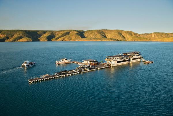 Horizontal Falls Houseboat, Talbot Bay, WA © Tourism Western Australia 
