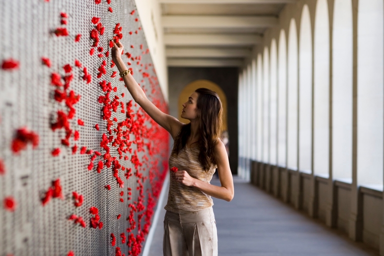 Wanita di Australian War Memorial di Canberra © Tourism Australia