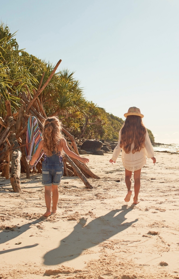 Burleigh Heads, Gold Coast, QLD © Matt Harvey, Tourism and Events Queensland