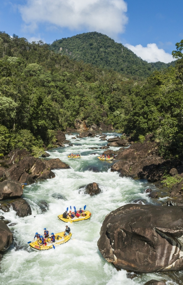 Raging Thunder, Tully, QLD © Tourism Australia