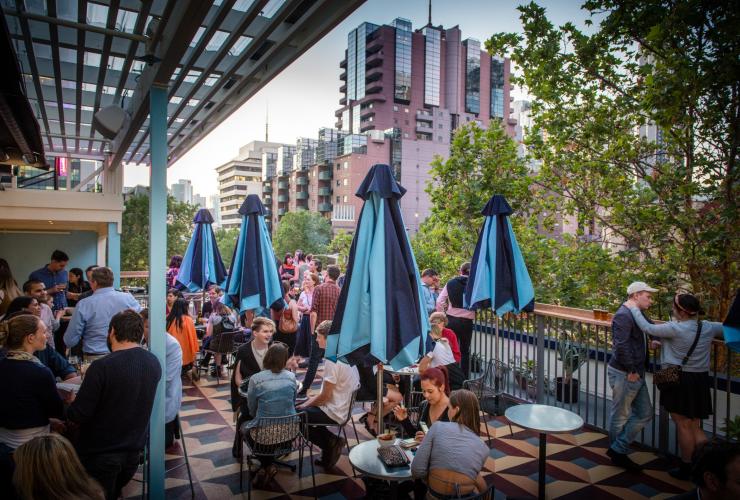 Roof top bar di Good Heavens, Melbourne, VIC © Visit Victoria Roof top bar di Good Heavens, Melbourne, VIC © Visit Victoria