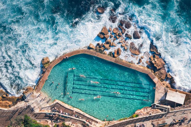 Bronte Baths, Bronte Beach, Sydney, New South Wales © Tourism Australia