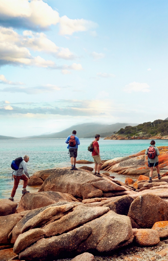 Freycinet Experience Walk, Freycinet, Tasmania © Tourism Australia