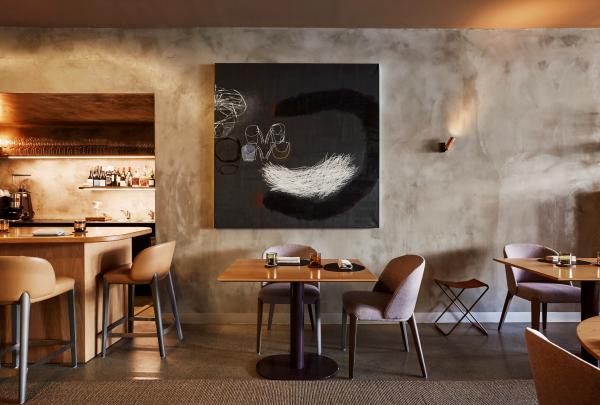 Caldi interni nei colori della terra da Amaru, Melbourne, Victoria © John O'Rourke