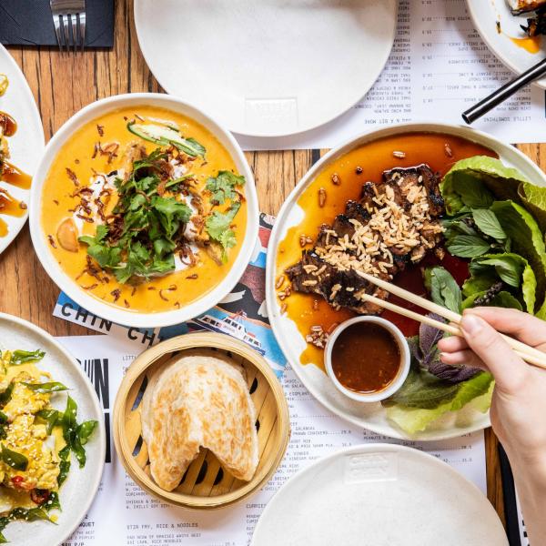 Cucina del sud-est asiatico da Chin Chin, Melbourne, Victoria © LUCAS Restaurants