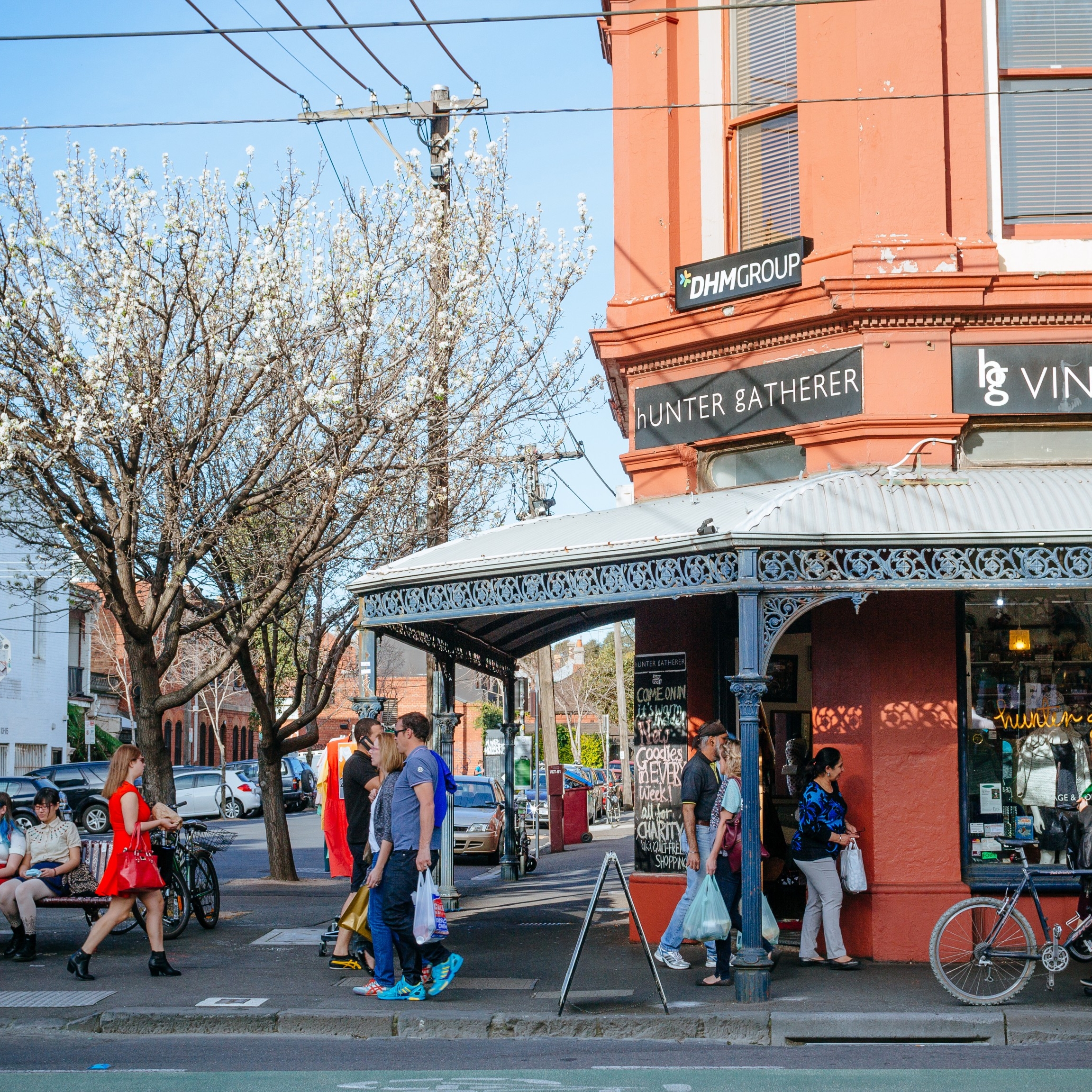 Amanti dello shopping lungo Brunswick Street a Fitzroy © tourism.australia.com / au.timeout.com