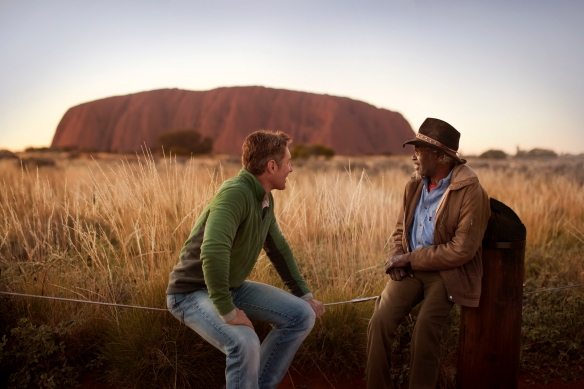 Uluru Aboriginal Tours, Uluru-Kata Tjuta National Park, NT © Tourism Australia