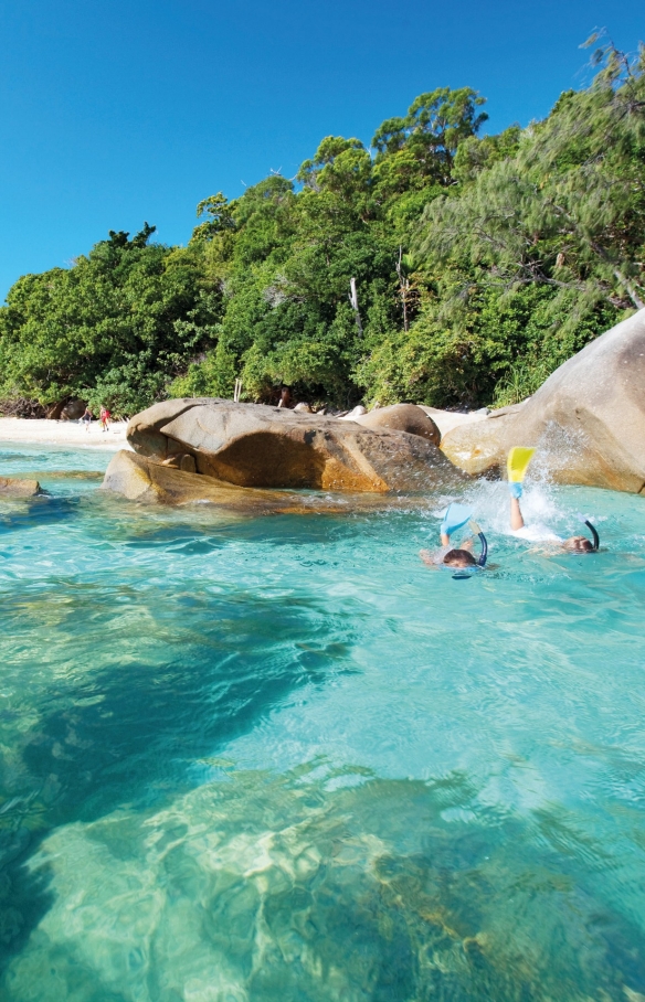 クイーンズランド州、フィッツロイ島 © Tourism and Events Queensland