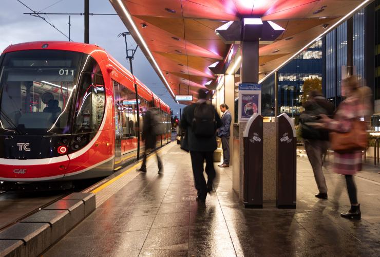 オーストラリア首都特別地域、キャンベラ、シティ・ライト・レールの駅 © Martin Ollman for VisitCanberra